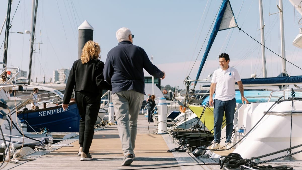 Skipper welcoming guests at Douro Marina for a private boat cruise in Porto