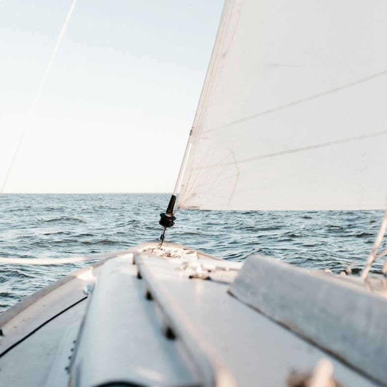 Desfrutar de barcos à vela com emissões reduzidas e uma pegada mais leve